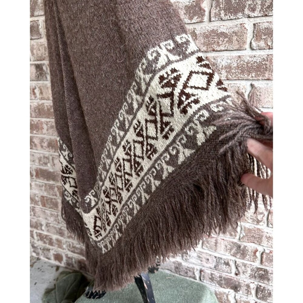 Vintage Fotrama Poncho Shawl Cape One Size Alpaca Wool Fringe Tribal Winter Boho - Picture 8 of 12